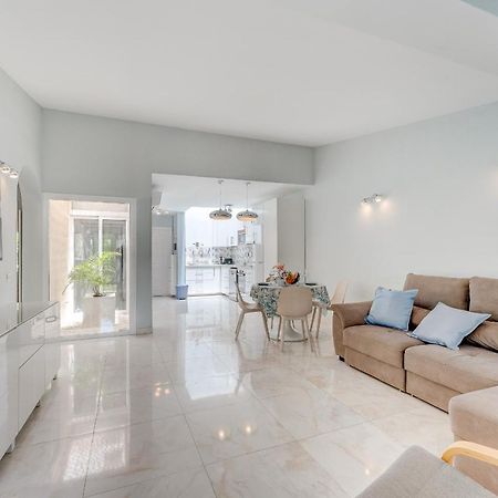 Beautiful Bungalow In Island Village アデヘ エクステリア 写真