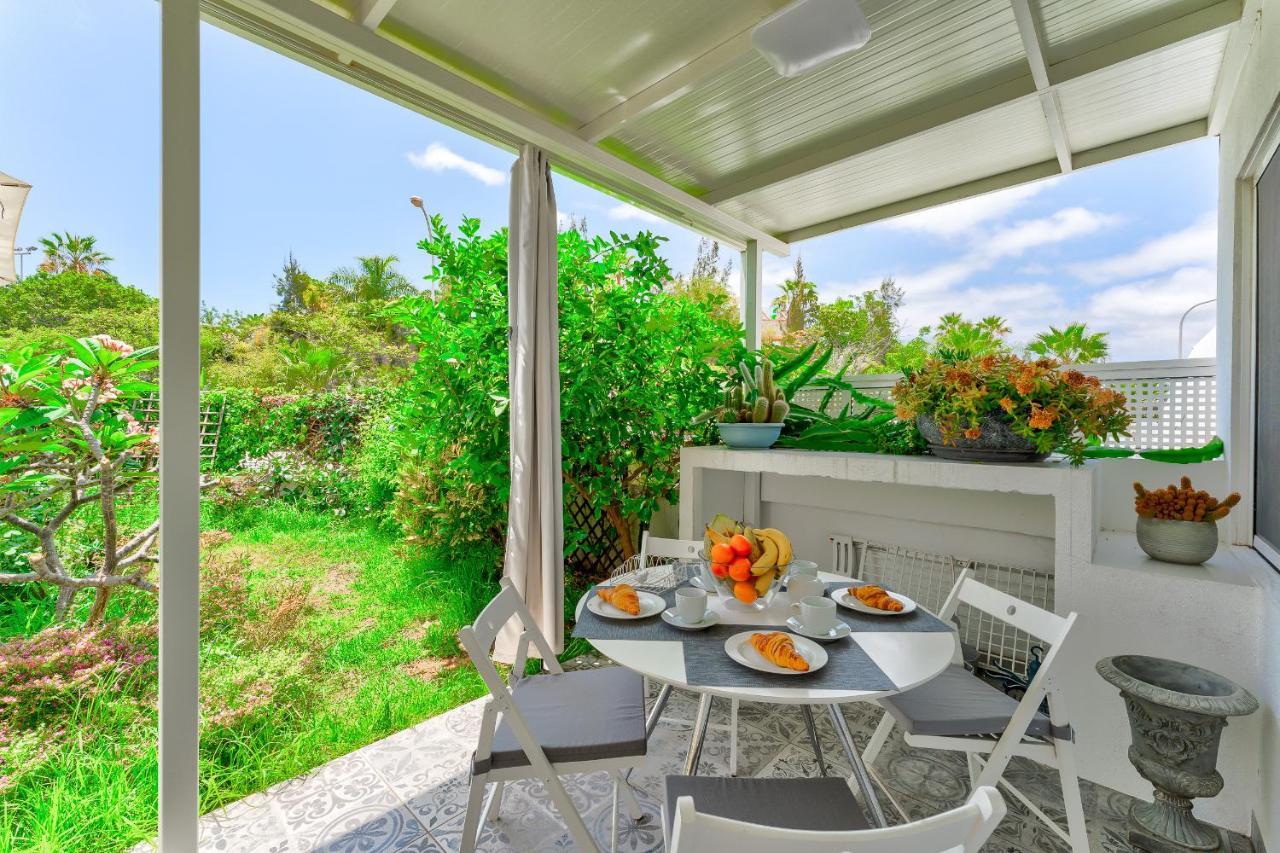 Beautiful Bungalow In Island Village アデヘ エクステリア 写真