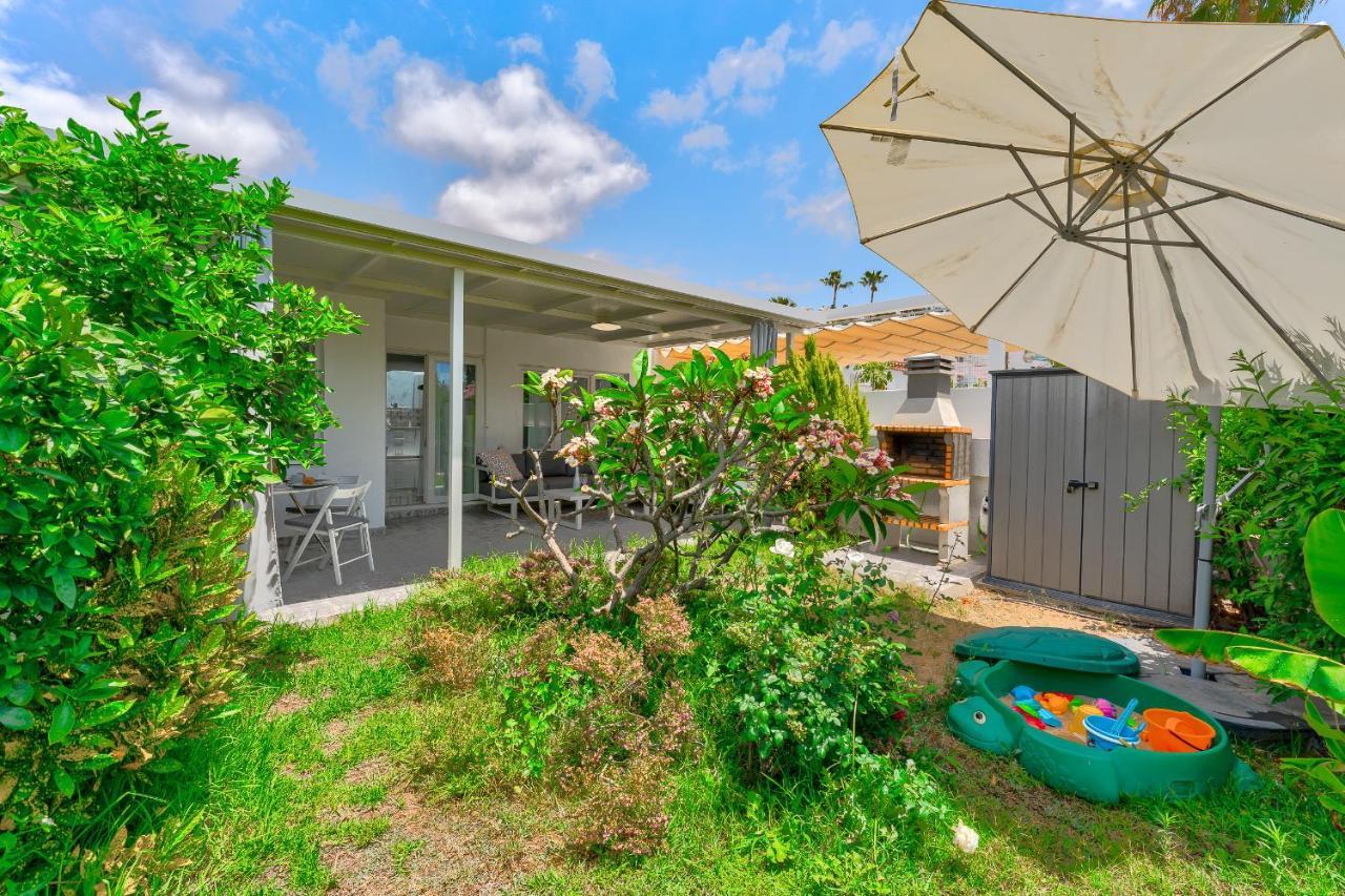 Beautiful Bungalow In Island Village アデヘ エクステリア 写真