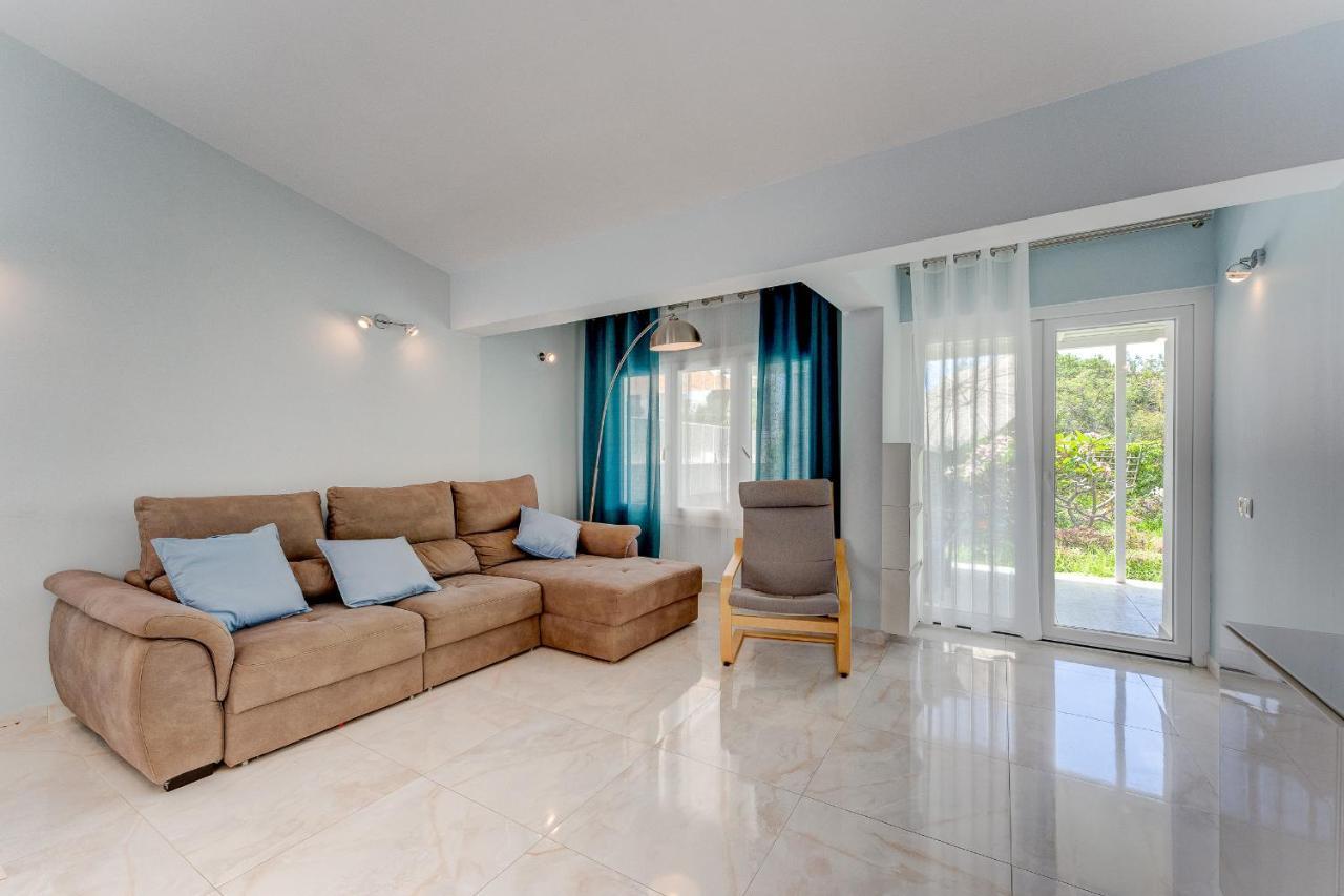 Beautiful Bungalow In Island Village アデヘ エクステリア 写真