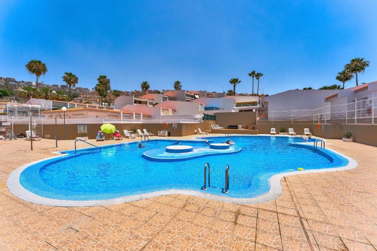 Beautiful Bungalow In Island Village アデヘ エクステリア 写真