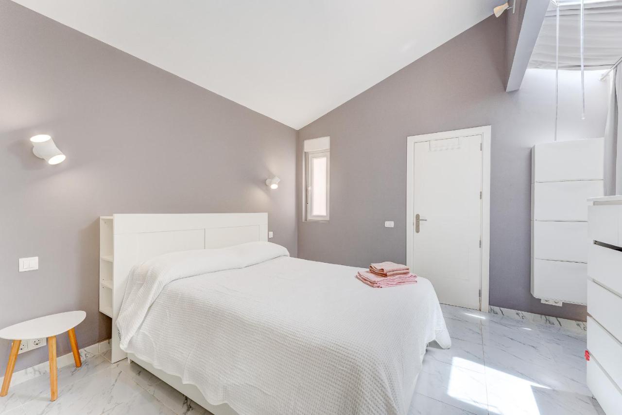 Beautiful Bungalow In Island Village アデヘ エクステリア 写真